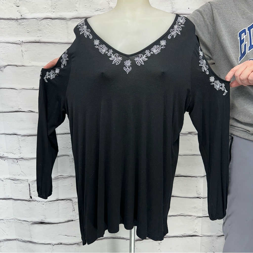 Verve Ami Neiman Marcus Women plus 1XL Blk Cold Shoulder Tunic Embroider… - Picture 3 of 16
